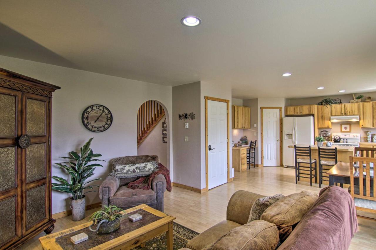 Airy Emigrant Townhome With Sweeping Mtn Views! Bagian luar foto