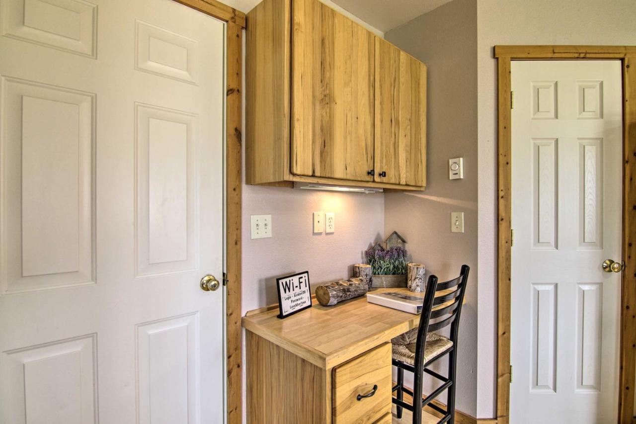 Airy Emigrant Townhome With Sweeping Mtn Views! Bagian luar foto