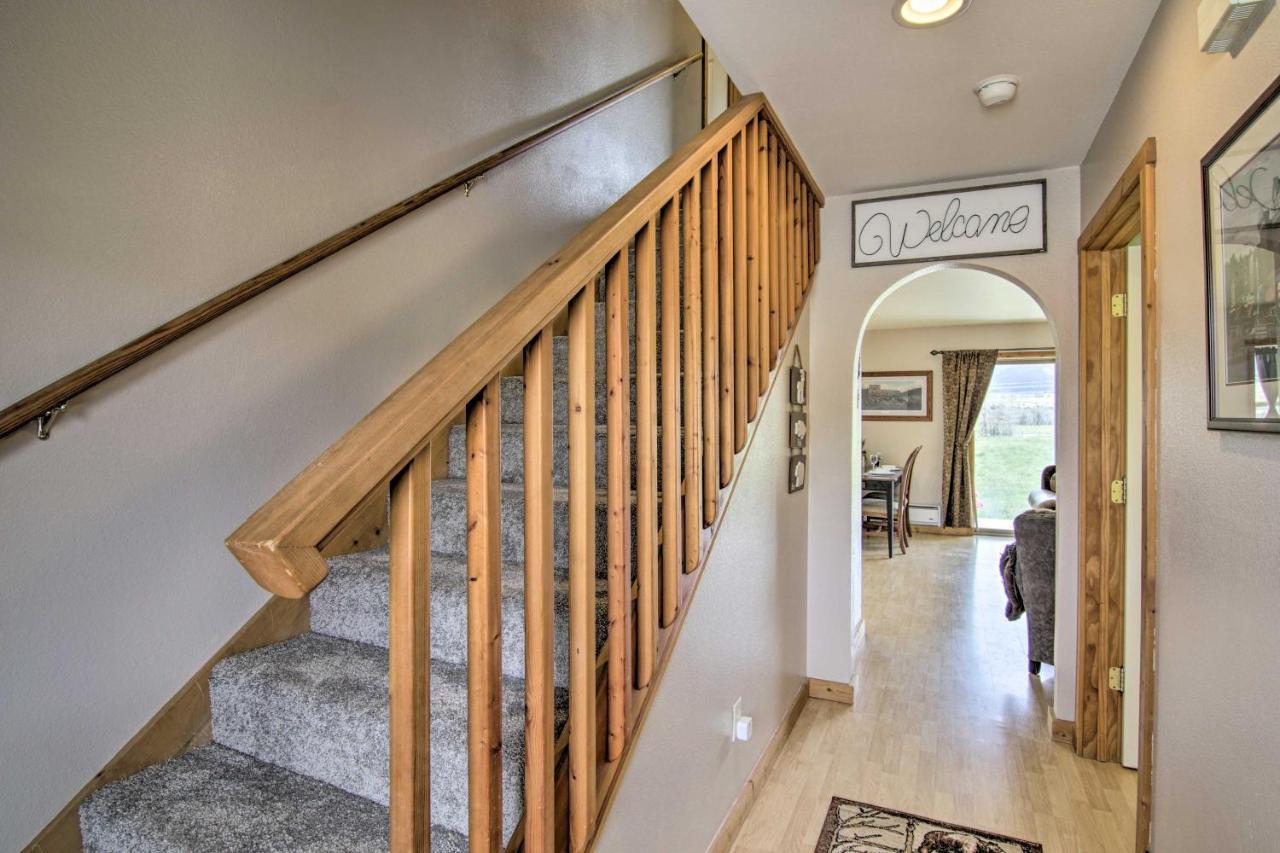 Airy Emigrant Townhome With Sweeping Mtn Views! Bagian luar foto
