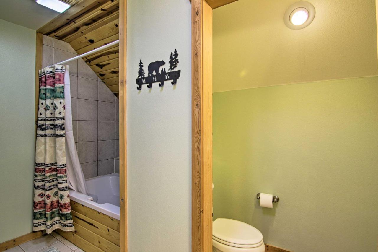 Airy Emigrant Townhome With Sweeping Mtn Views! Bagian luar foto