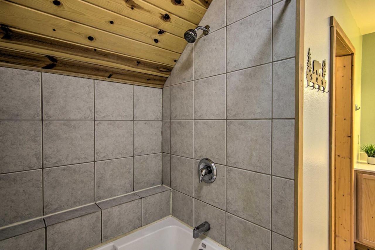 Airy Emigrant Townhome With Sweeping Mtn Views! Bagian luar foto